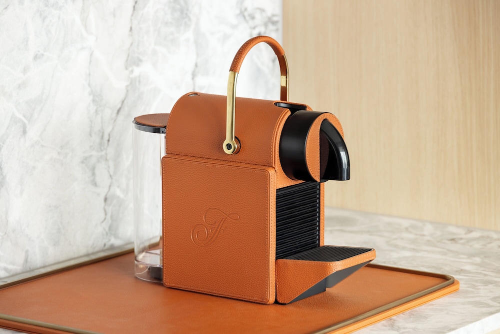 シグネチャー ルーム シングルベッド 2 台 客室2 | フェアモント東京