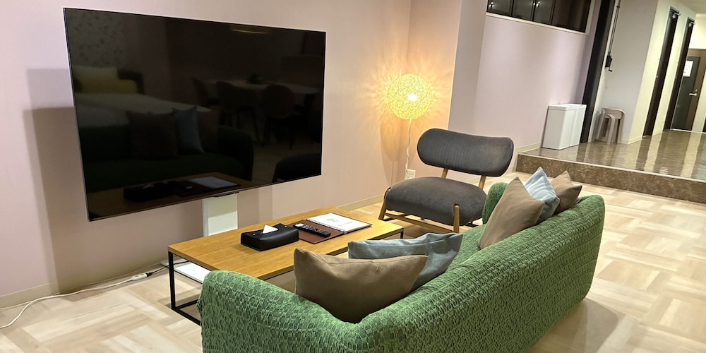 ベーシック スイート 禁煙 リビング エリア0 | 南船場クリスタルプラザ