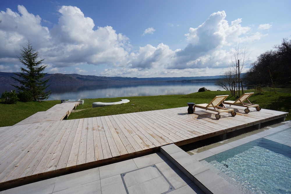 ラグジュアリー ヴィラ レイクサイド テラス / パティオ4 | Sansui Lakeside Villa