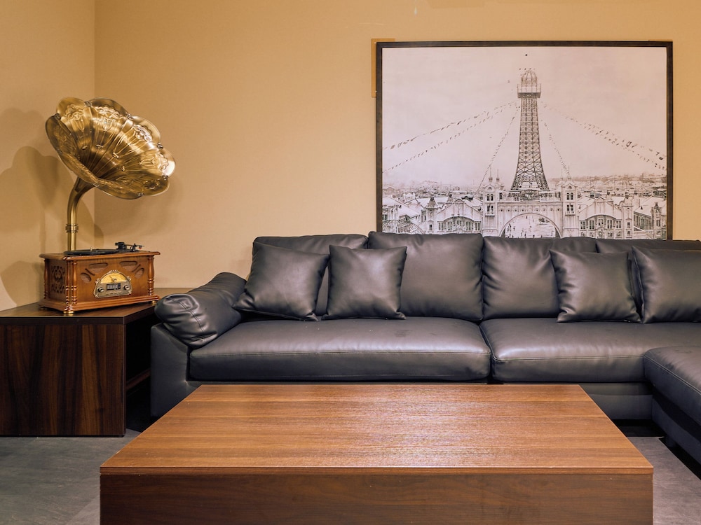 トラディショナル ヴィラ リビング エリア6 | 今昔荘 大阪 通天閣 - 蒸風呂邸