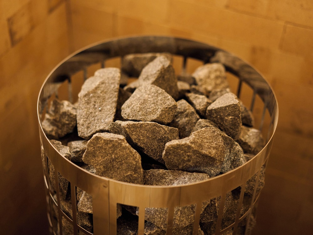 トラディショナル ヴィラ 客室内のダイニングエリア0 | 今昔荘 大阪 通天閣 - 蒸風呂邸