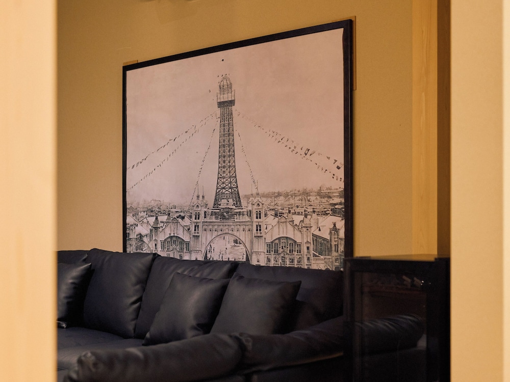 トラディショナル ヴィラ リビング エリア9 | 今昔荘 大阪 通天閣 - 蒸風呂邸