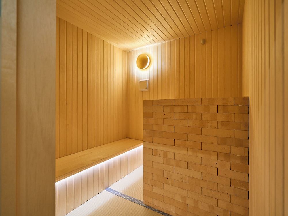 トラディショナル ヴィラ 客室内のダイニングエリア2 | 今昔荘 大阪 通天閣 - 蒸風呂邸