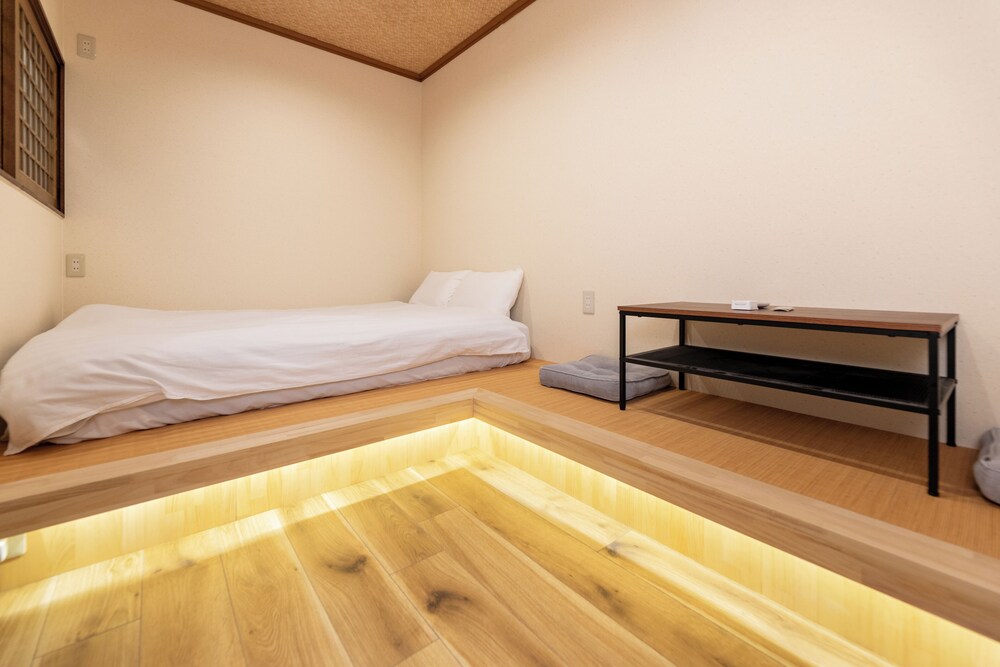 客室1 | 日々光 鶴橋