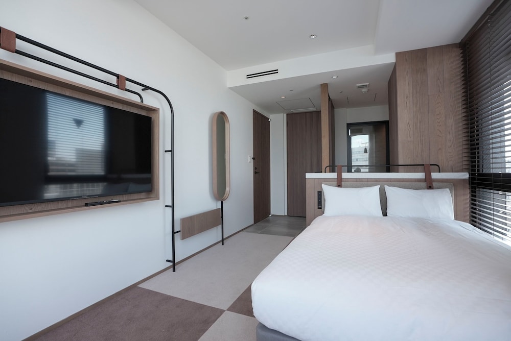 ダブルルーム テレビ0 | CINQS Hotel (サンクスホテル)