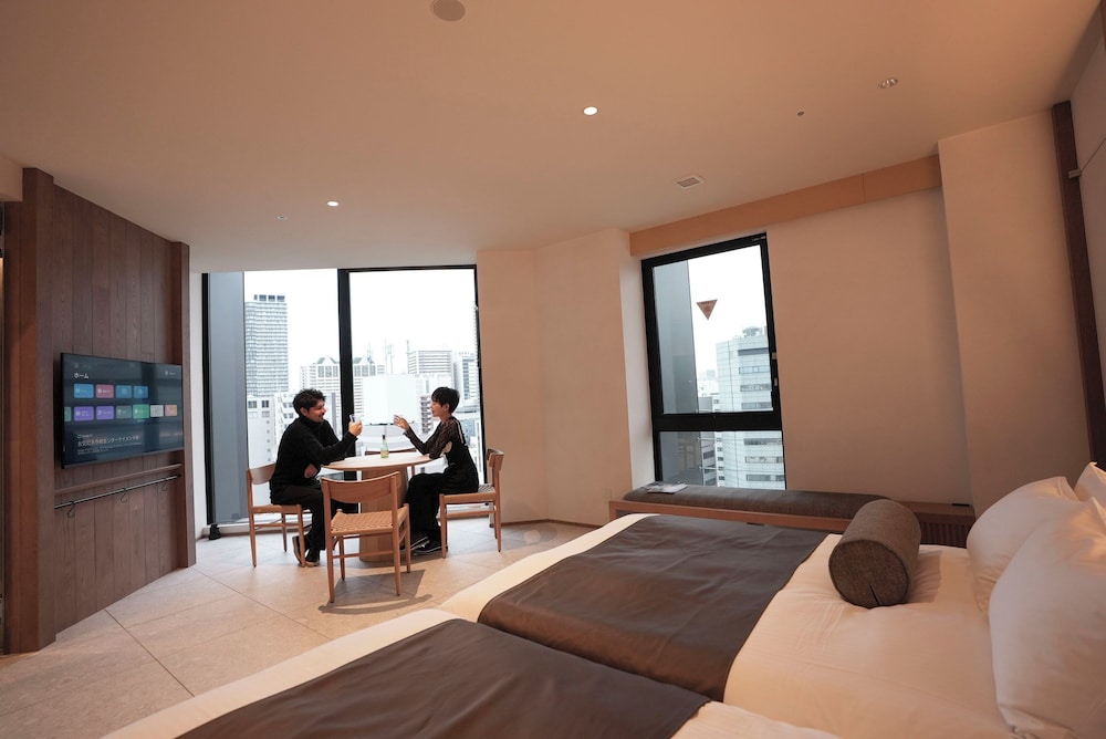 エクスクルーシブ 4 人部屋 客室3 | CINQS Hotel (サンクスホテル)