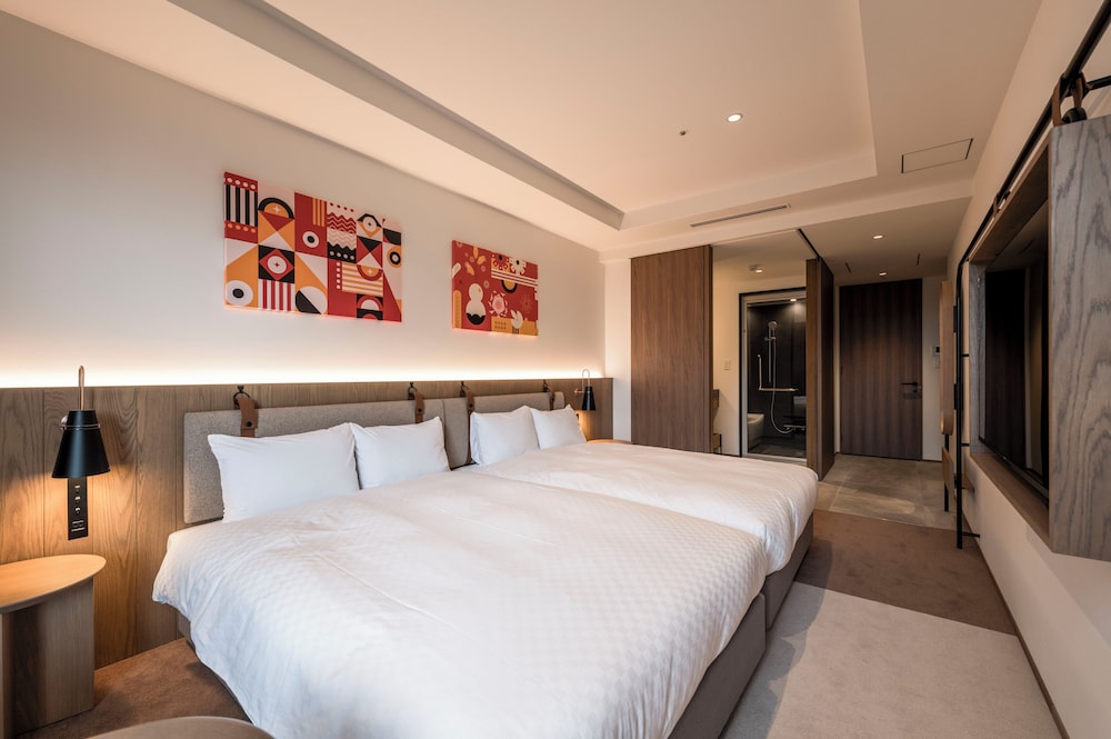 デラックス 4 人部屋 | CINQS Hotel (サンクスホテル)