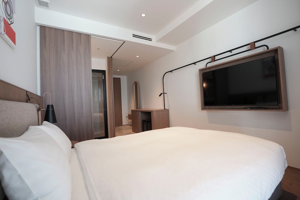 スーペリア ダブルルーム テレビ0 | CINQS Hotel (サンクスホテル)
