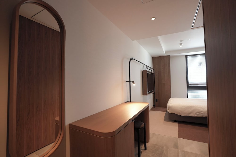 スーペリア ダブルルーム 客室5 | CINQS Hotel (サンクスホテル)