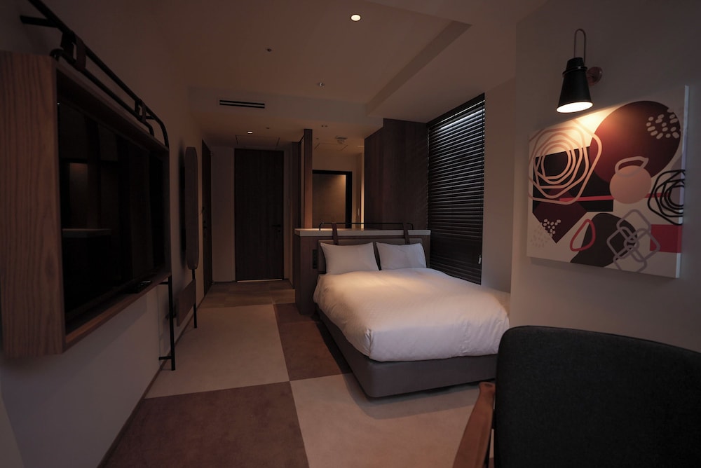 ダブルルーム 客室3 | CINQS Hotel (サンクスホテル)