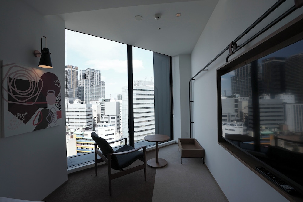 デラックス ルーム 客室3 | CINQS Hotel (サンクスホテル)