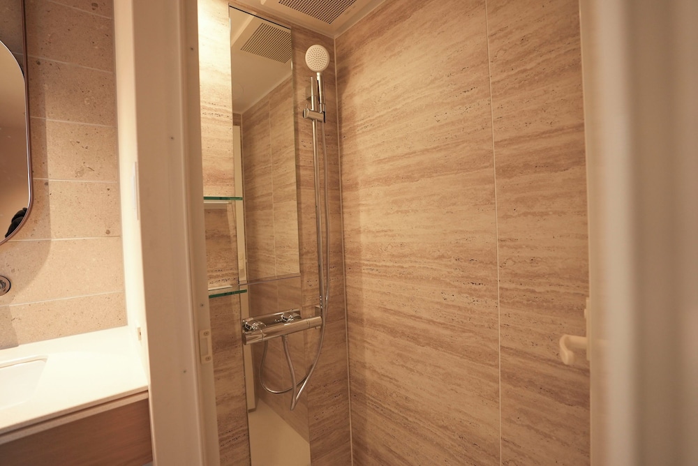 デラックス ツインルーム バスルームのシャワー0 | ホテルエスプレッソサウス II