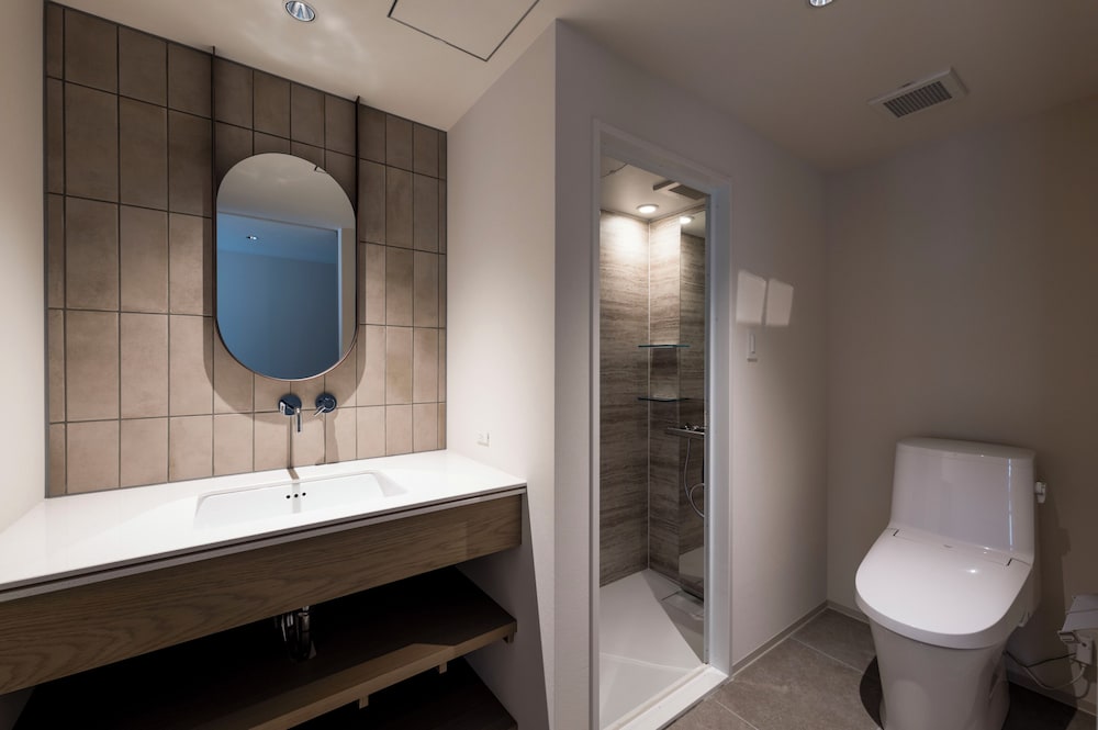 スタンダード 4 人部屋 バスルーム1 | ホテルエスプレッソサウス II