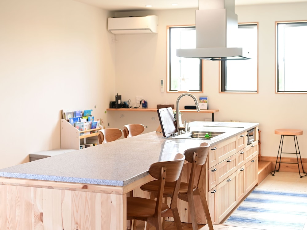 ラグジュアリー ヴィラ 専用キッチン2 | 石垣島 Villa 7716