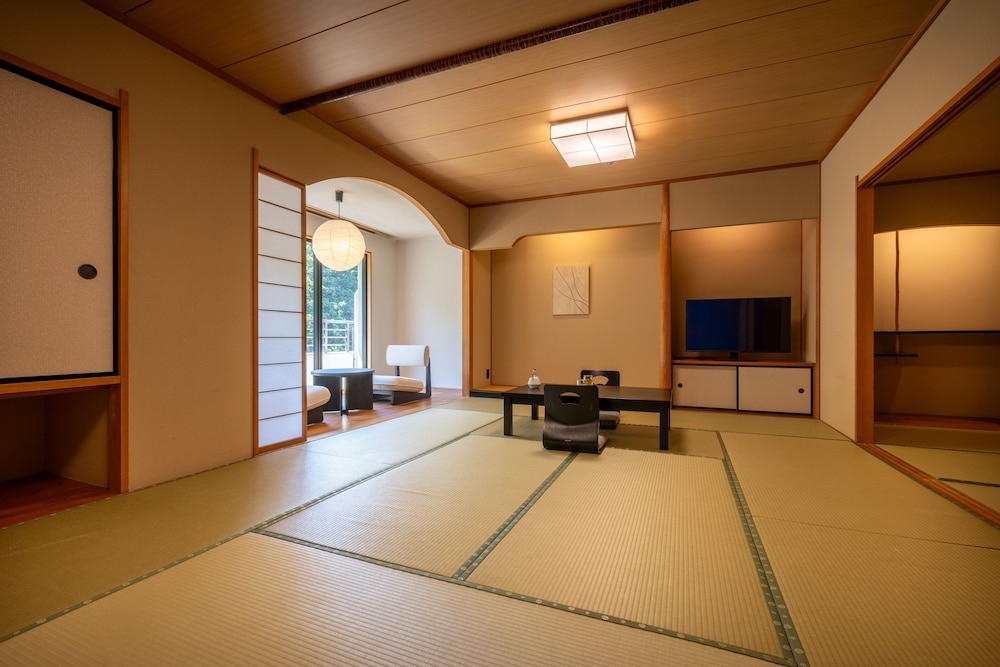 デラックス(和室) [禁煙] | 山中温泉河鹿荘