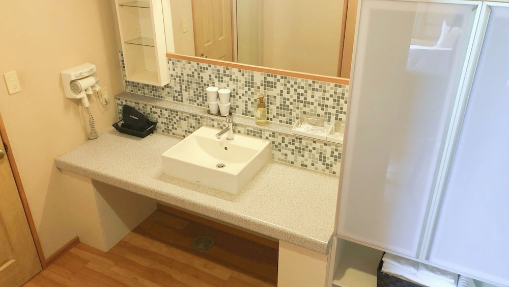 4 人部屋 禁煙 客室1 | ホテルリブマックス黒石