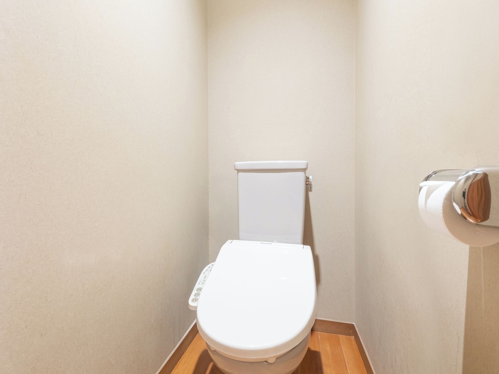 和モダンツイン+10畳 (禁煙) 客室8 | わんわんパラダイス 松阪