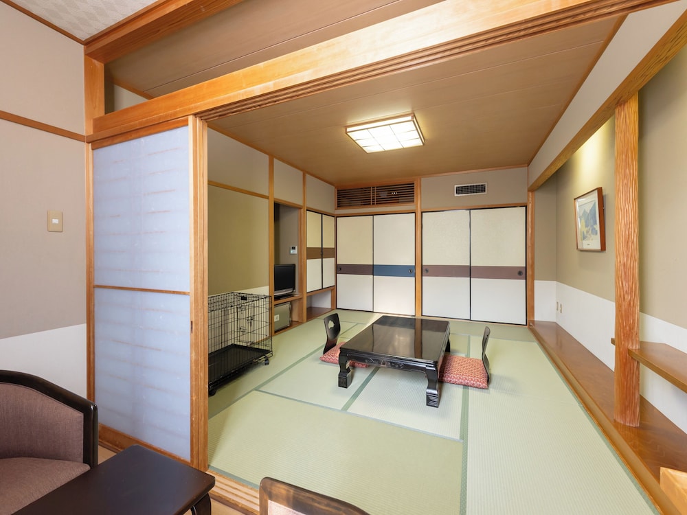 和室10畳（禁煙） 客室7 | わんわんパラダイス 松阪