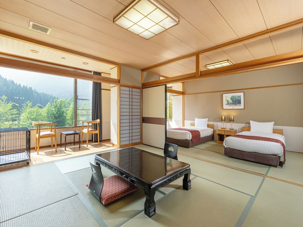 和モダンツイン+10畳 (禁煙) | わんわんパラダイス 松阪