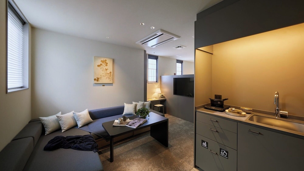 スーペリア 4 人部屋 5 ベッドルーム 禁煙 簡易キッチン 客室2 | Minn 日本橋水天宮前