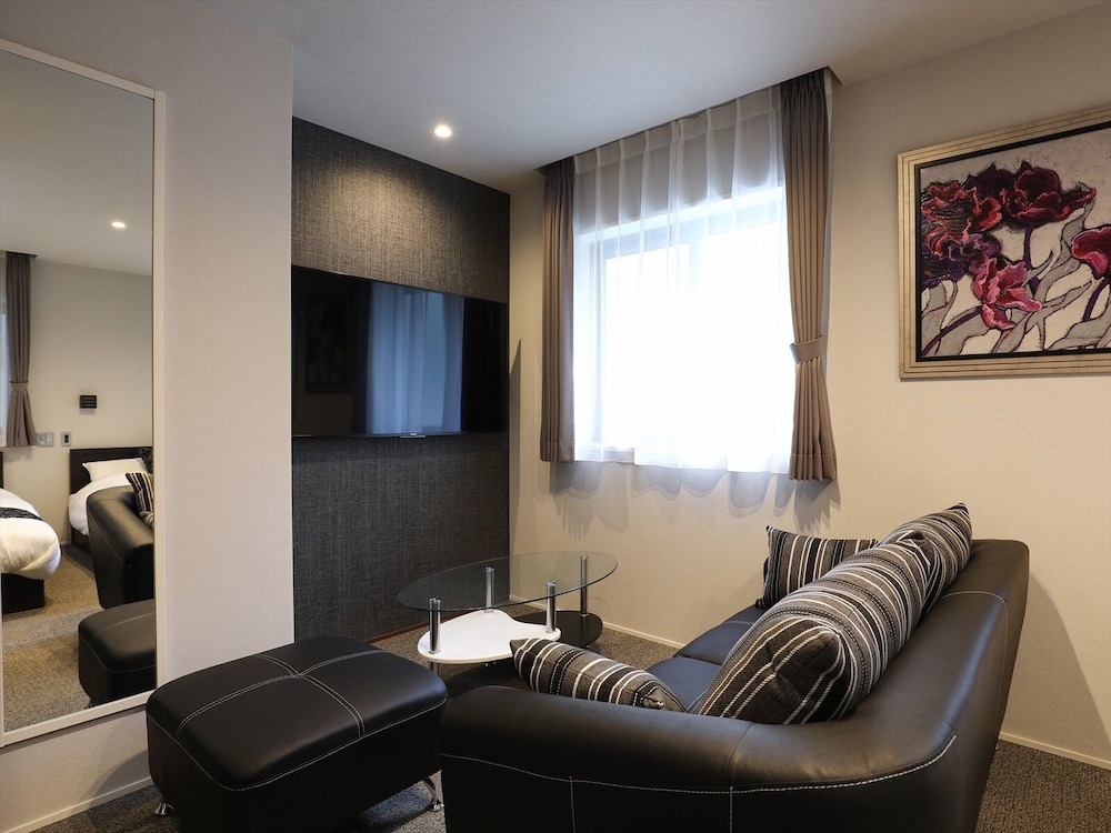 デラックス アパートメント 客室1 | グランドベース博多南