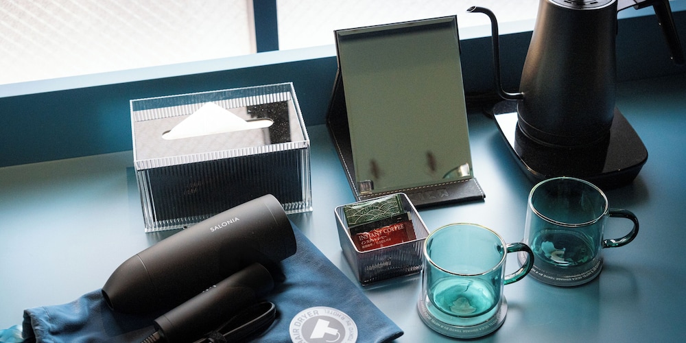 ブルー 共用バスルーム 客室2 | OCICA OSHIAGE TOKYO by R HOTEL