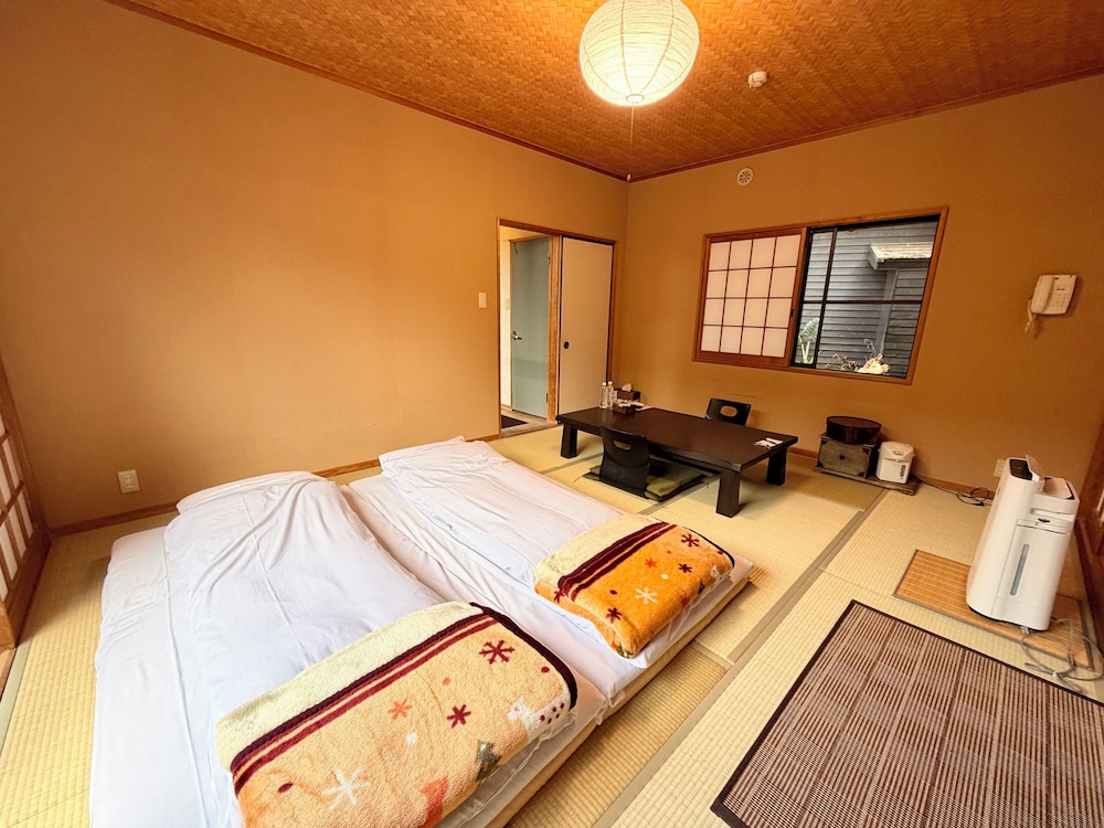 エコノミー ツインルーム ガーデンビュー 客室15 | 御宿 たまゆら