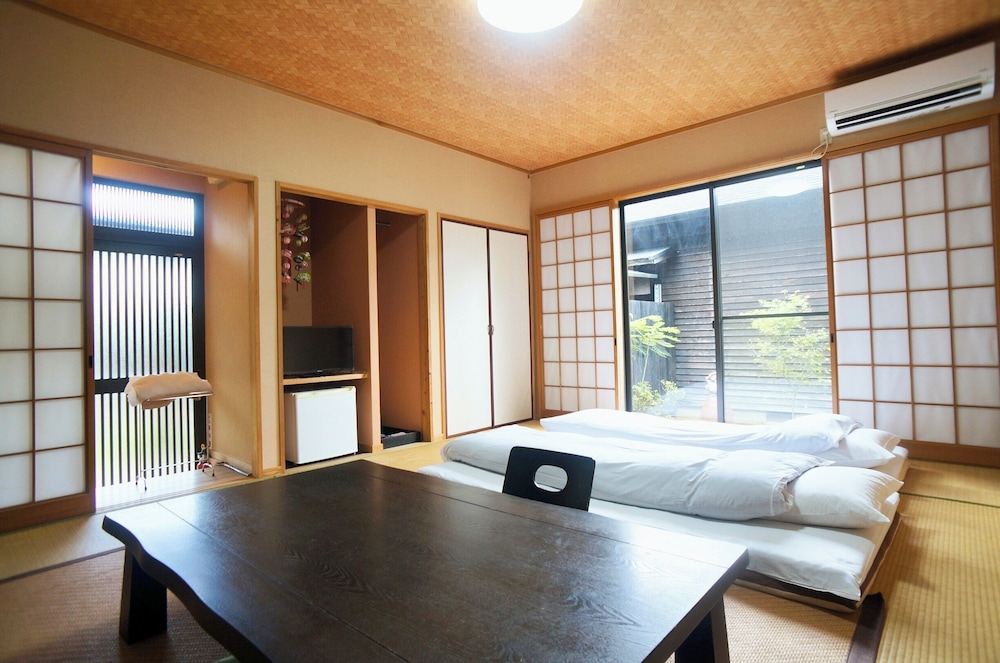 エコノミー ツインルーム ガーデンビュー 客室5 | 御宿 たまゆら