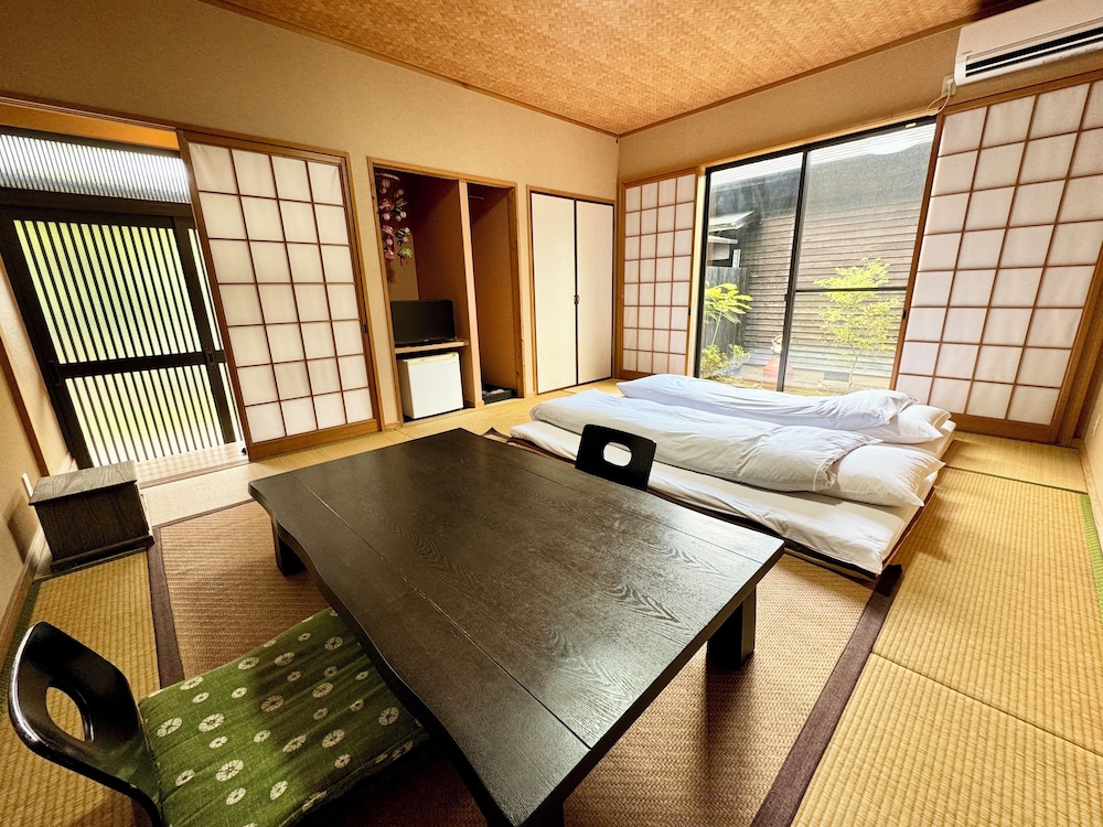 エコノミー ツインルーム ガーデンビュー 客室2 | 御宿 たまゆら