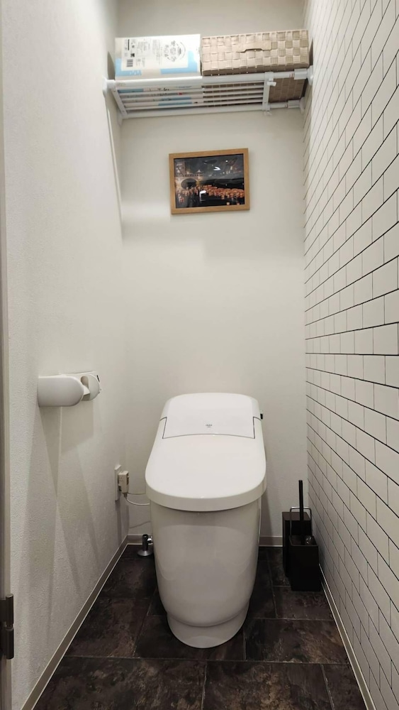 エコノミー ダブルルーム バスルーム0 | 金澤屋 Hirooka