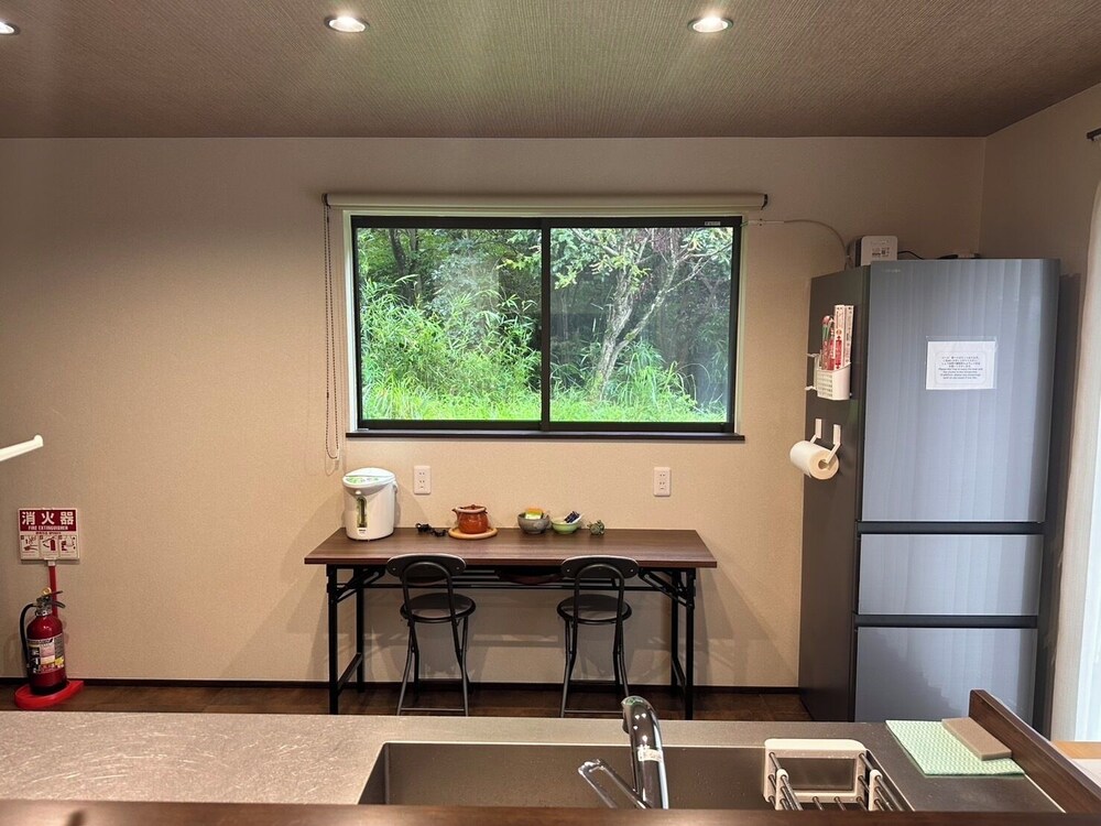 ラグジュアリー ヴィラ ガーデンビュー 専用キッチン3 | 和朗庵