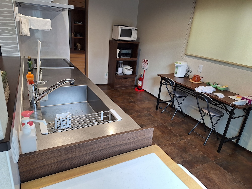 ラグジュアリー ヴィラ ガーデンビュー 専用キッチン0 | 和朗庵