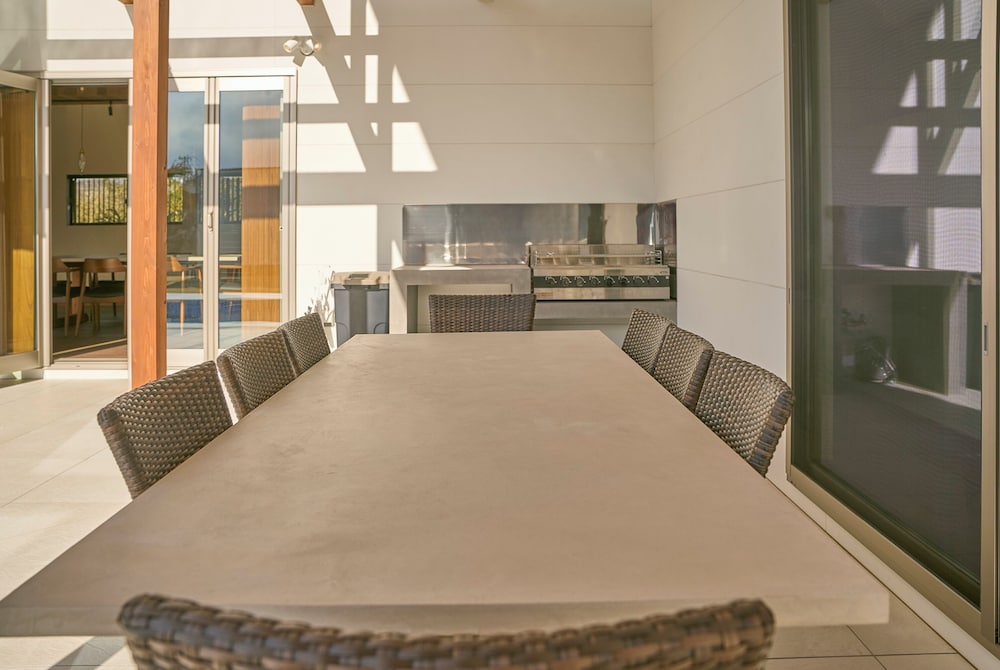 ラグジュアリー ヴィラ プールビュー テラス / パティオ5 | ヴィラ・センス・九十九里