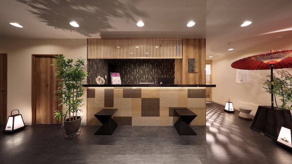 フロント1 | 祇園クリスタルホテル