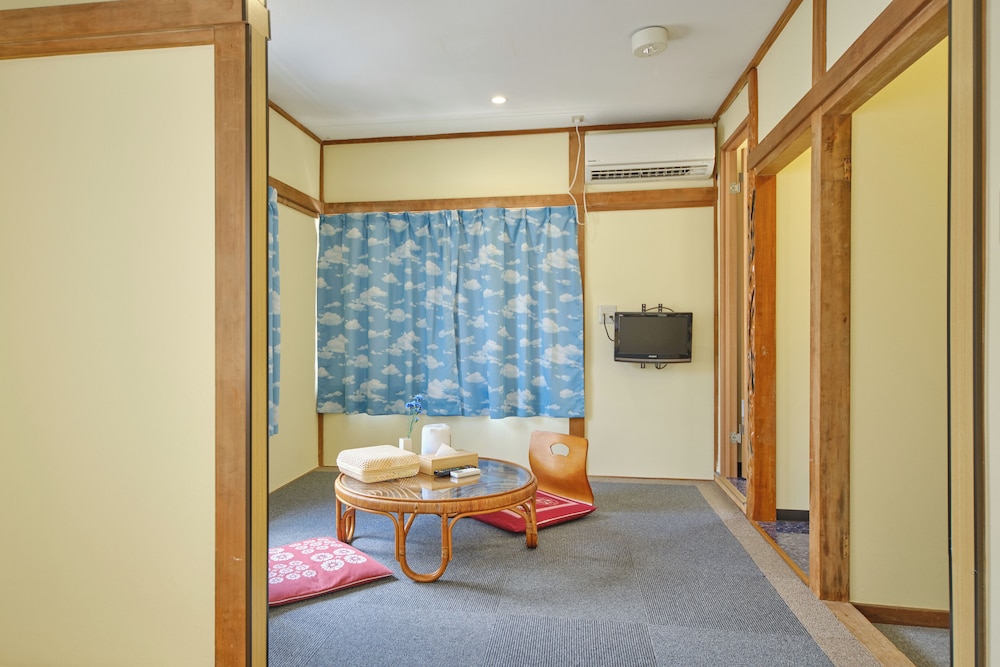 スタンダード ツインルーム [7月~9月登山送迎相談] 客室10 | 芙蓉山居煙霞