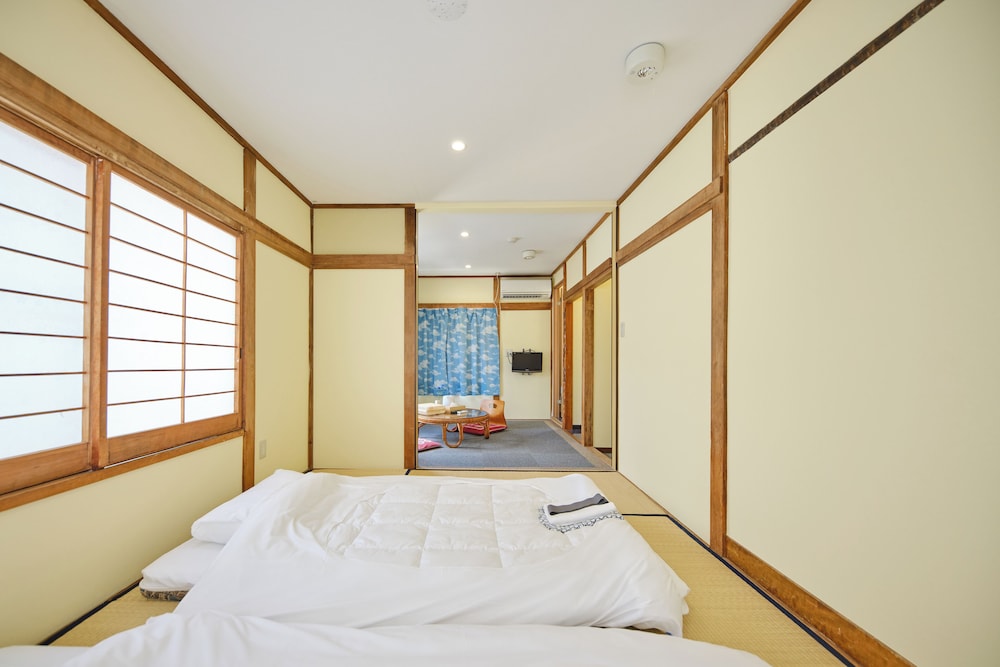 スタンダード ツインルーム [7月~9月登山送迎相談] 客室6 | 芙蓉山居煙霞