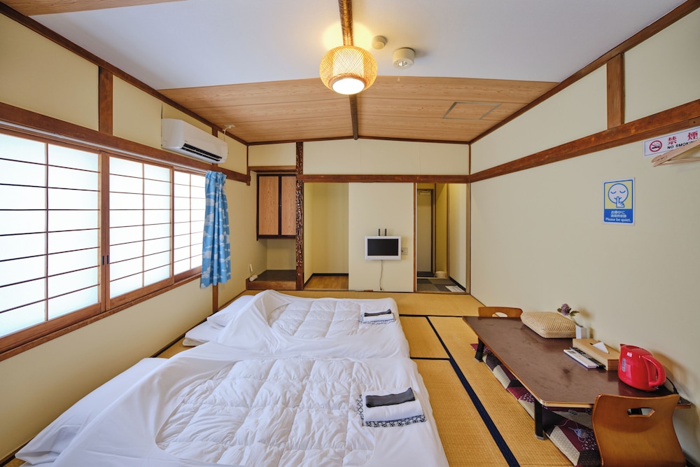 スタンダード トリプルルーム [7月~9月登山送迎相談] 客室4 | 芙蓉山居煙霞