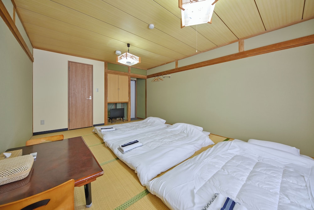 スタンダード トリプルルーム マウンテンビュー [7月~9月登山送迎相談] 客室7 | 芙蓉山居煙霞