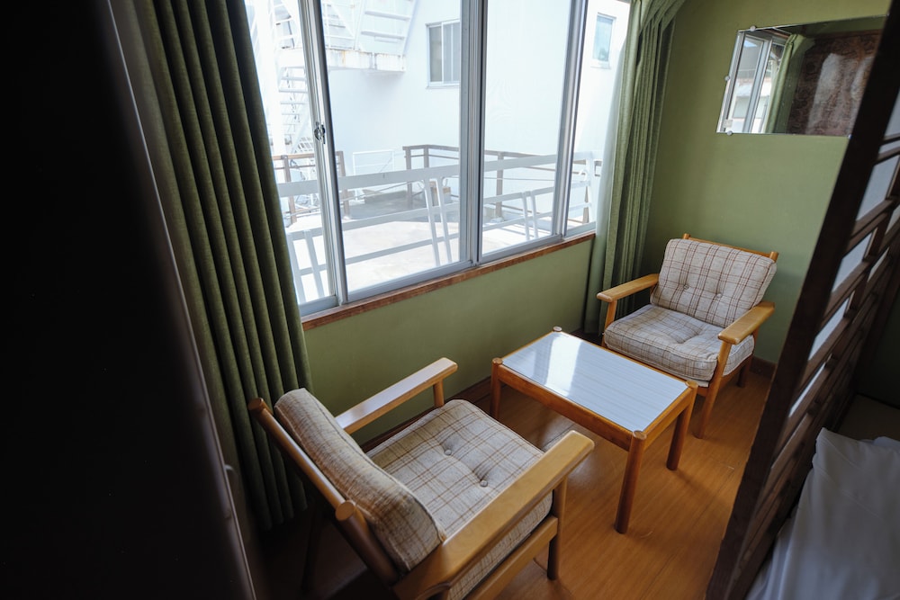 ベーシック 4 人部屋 [7月~9月登山送迎相談] 客室1 | 芙蓉山居煙霞