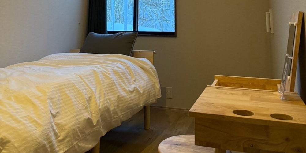 スタンダード ツインルーム シングルベッド 2 台 禁煙 客室2 | ChillSheep