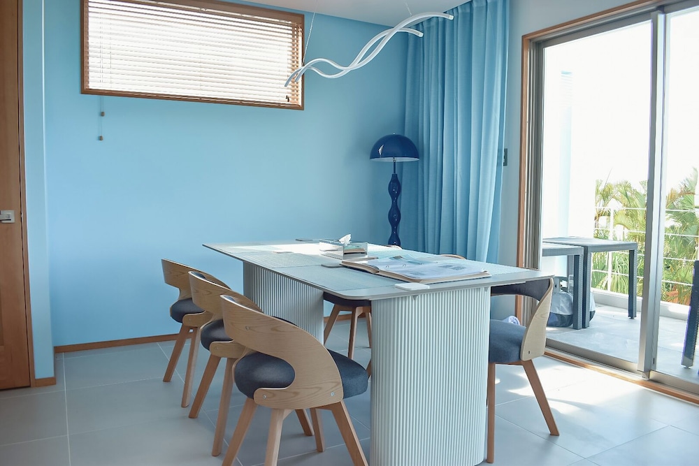 プレミア ヴィラ オーシャンビュー リビング エリア3 | オーシャンビュー石垣　風＆波