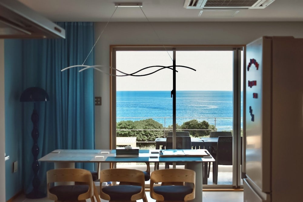 プレミア ヴィラ オーシャンビュー リビング エリア0 | オーシャンビュー石垣　風＆波