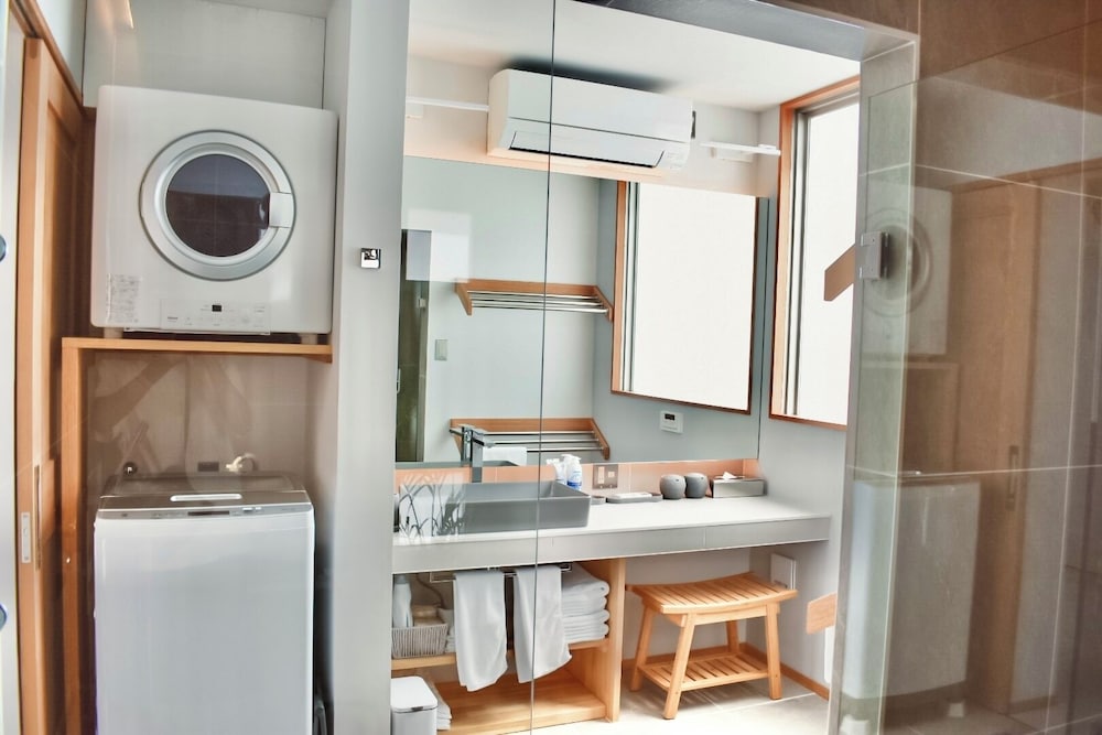 プレミア ヴィラ オーシャンビュー バスルーム1 | オーシャンビュー石垣　風＆波