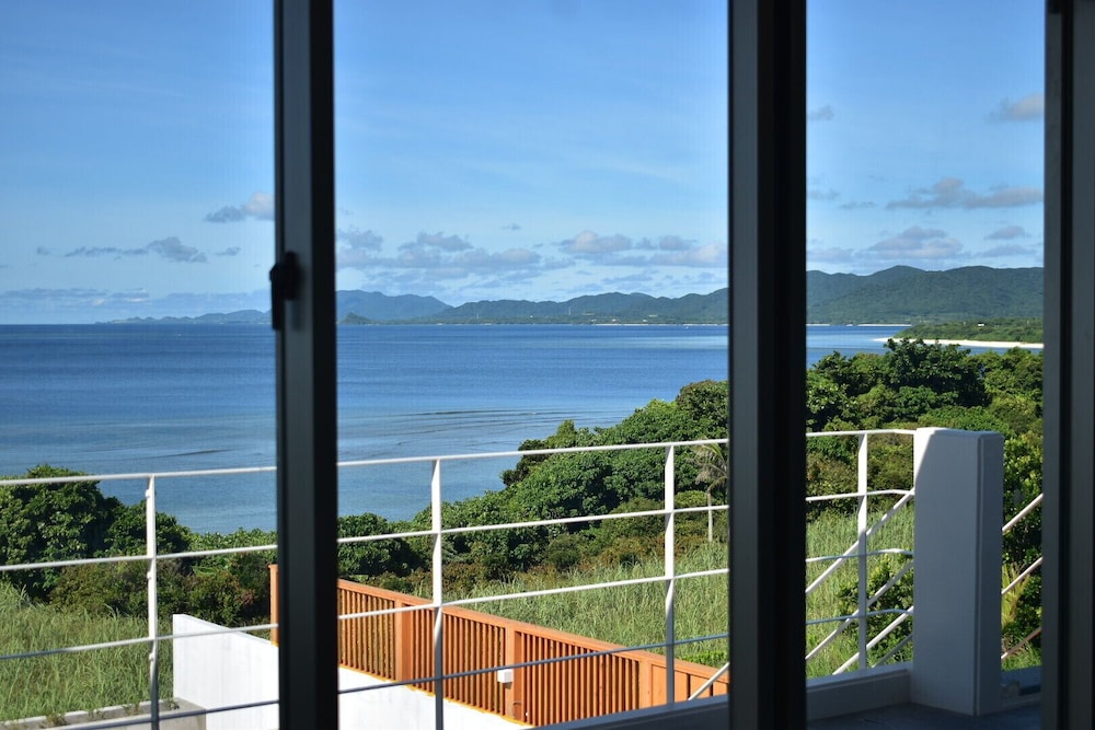 プレミア ヴィラ オーシャンビュー リビング エリア4 | オーシャンビュー石垣　風＆波