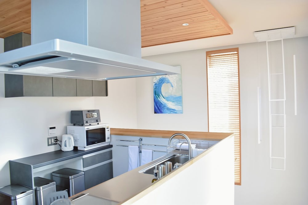 プレミア ヴィラ オーシャンビュー 専用キッチン2 | オーシャンビュー石垣　風＆波