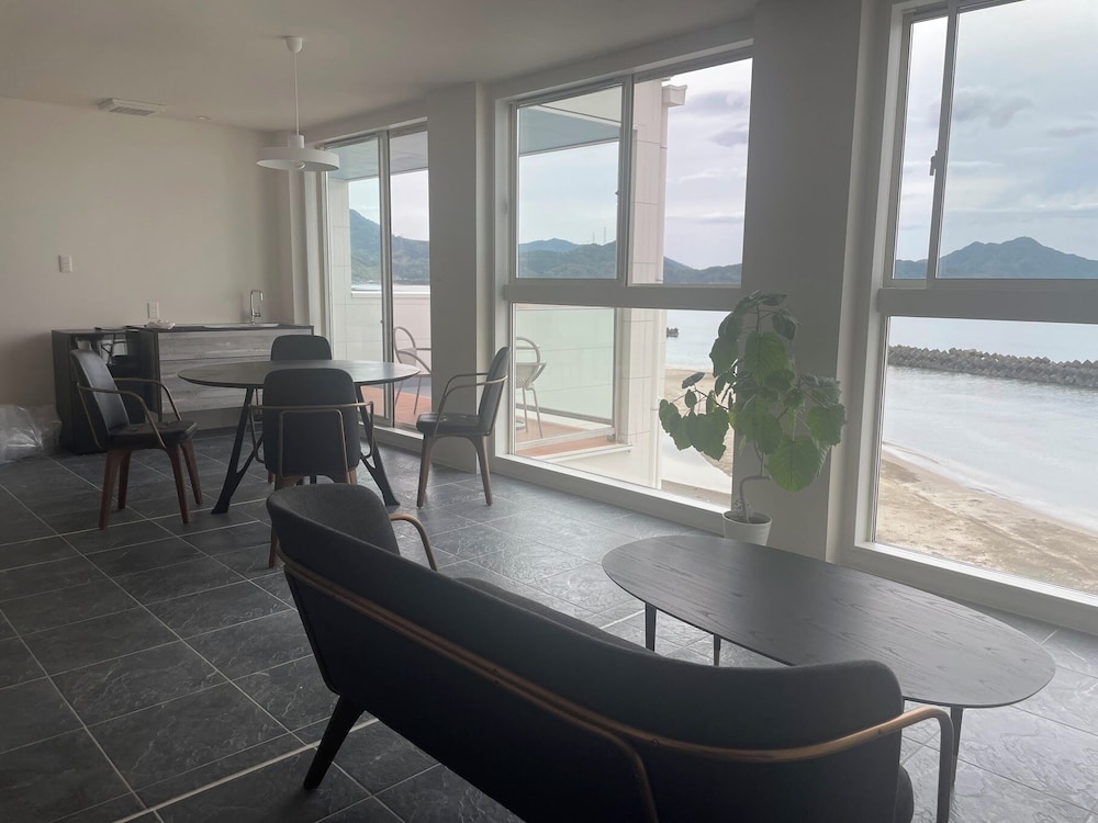 デラックス ルーム 1 ベッドルーム オーシャンビュー 客室1 | 若狭サーフホテル　イルマーレ