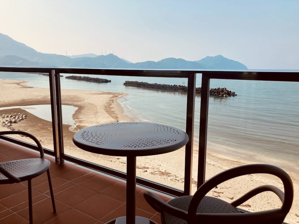 ファミリー ルーム 2 ベッドルーム シービュー テラス / パティオ1 | 若狭サーフホテル　イルマーレ