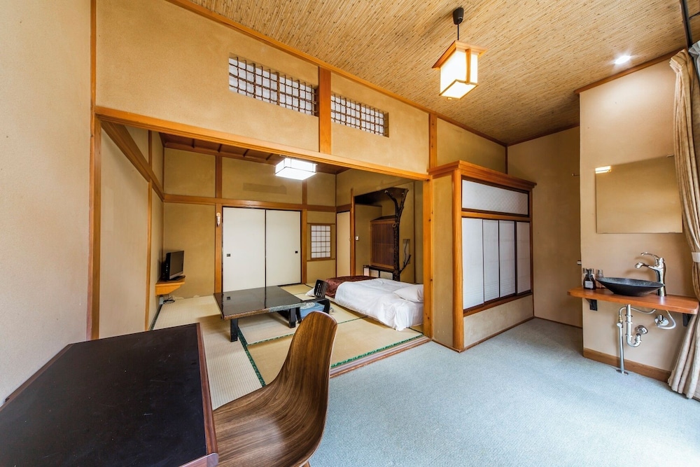 客室1 | MAGMA RESORT Shimobe