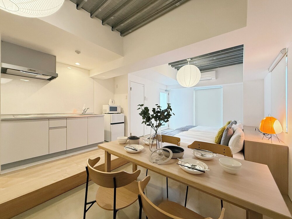 スーペリア スタジオ バルコニー リビング エリア0 | Arts Dobashi