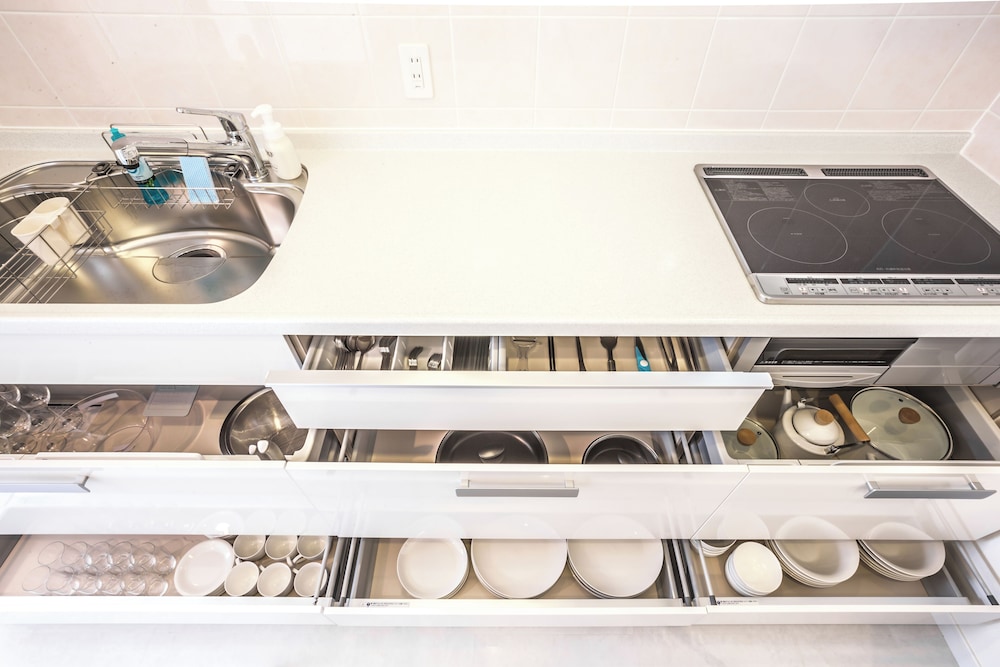 スーペリア ヴィラ オーシャンビュー 専用キッチン0 | ビーチ直結のガーデン付き別荘 シャローズ